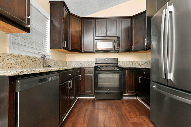 1,885/Mo, 153 Country Mill Ln Stockbridge, GA 30281 Kitchen View