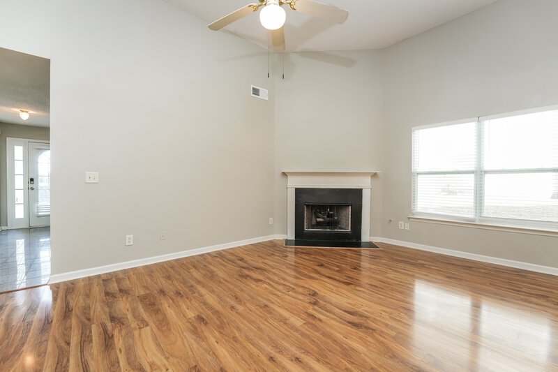 1,975/Mo, 5115 Bridle Point Pkwy Snellville, GA 30039 Living Room View