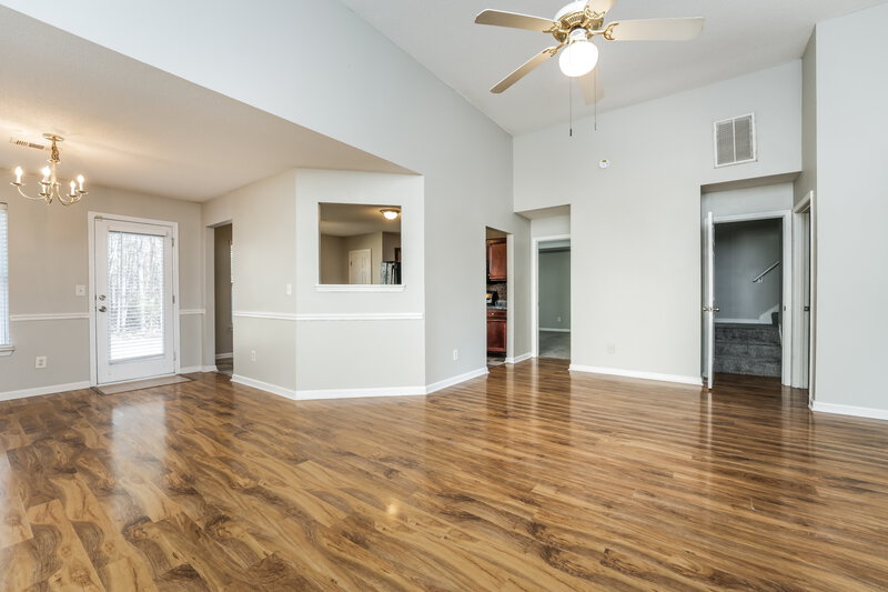 1,975/Mo, 5115 Bridle Point Pkwy Snellville, GA 30039 Living Room View 2