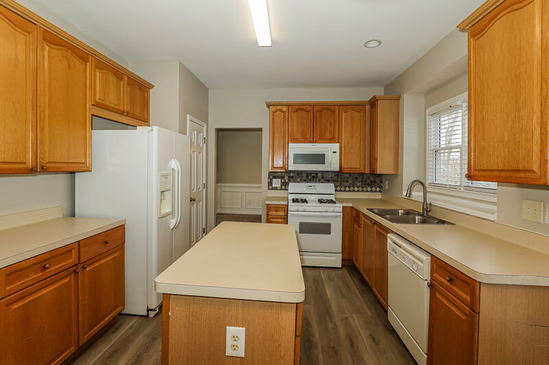 2,295/Mo, 312 Viceroy Curv Stockbridge, GA 30281 Kitchen View 2