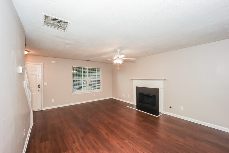 2,680/Mo, 3234 Diamond Blf Union City, GA 30291 Living Room View