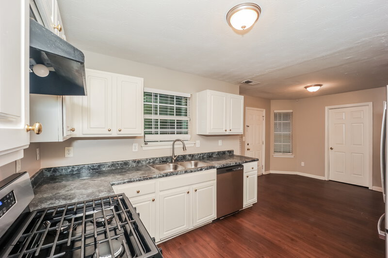 2,680/Mo, 3234 Diamond Blf Union City, GA 30291 Kitchen View