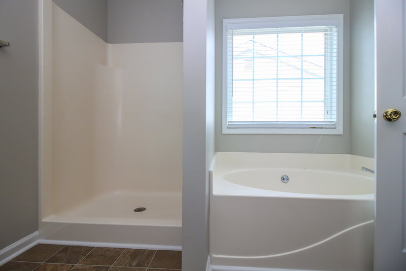 1,710/Mo, 2513 Morning Glory Pl Lawrenceville, GA 30044 Master Bathroom View