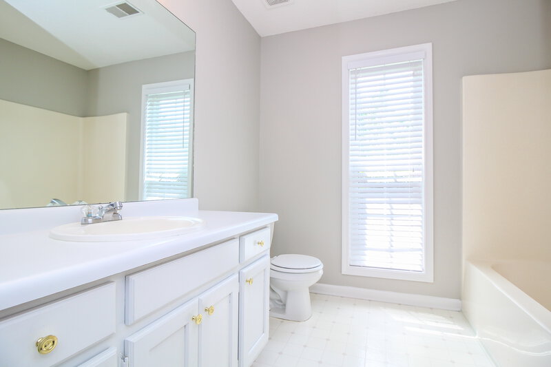 1,710/Mo, 2513 Morning Glory Pl Lawrenceville, GA 30044 Bathroom View