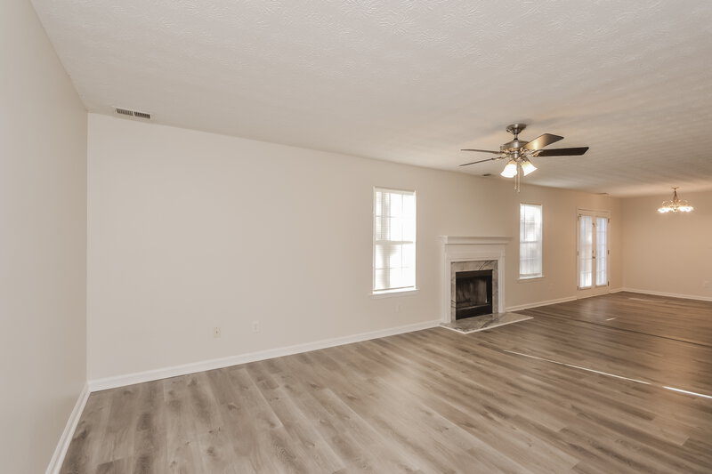 2,630/Mo, 40 Stallsworth Rd McDonough, GA 30252 Living Room View 2