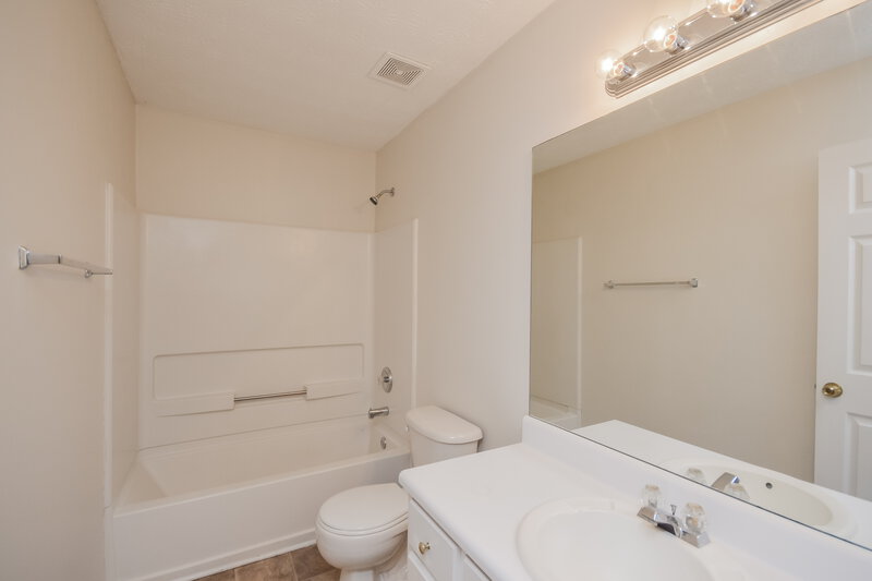 2,630/Mo, 40 Stallsworth Rd McDonough, GA 30252 Bathroom View