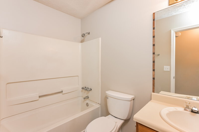 2,440/Mo, 316 Mill Glen Ct McDonough, GA 30252 Bathroom View