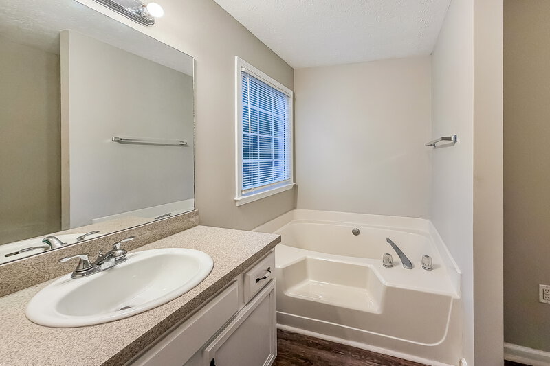 1,765/Mo, 140 Loxley Ct Douglasville, GA 30134 Main Bathroom View