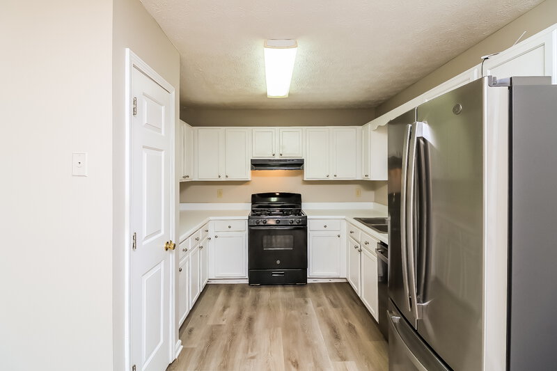 1,760/Mo, 23 Indian Trail Dr Powder Springs, GA 30127 Kitchen View 2