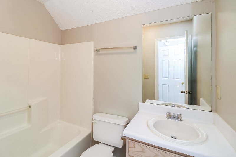 1,760/Mo, 23 Indian Trail Dr Powder Springs, GA 30127 Bathroom View