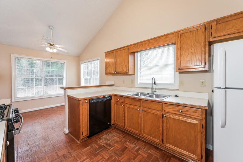 1,940/Mo, 641 Marble Arch Ave Lawrenceville, GA 30046 Kitchen View
