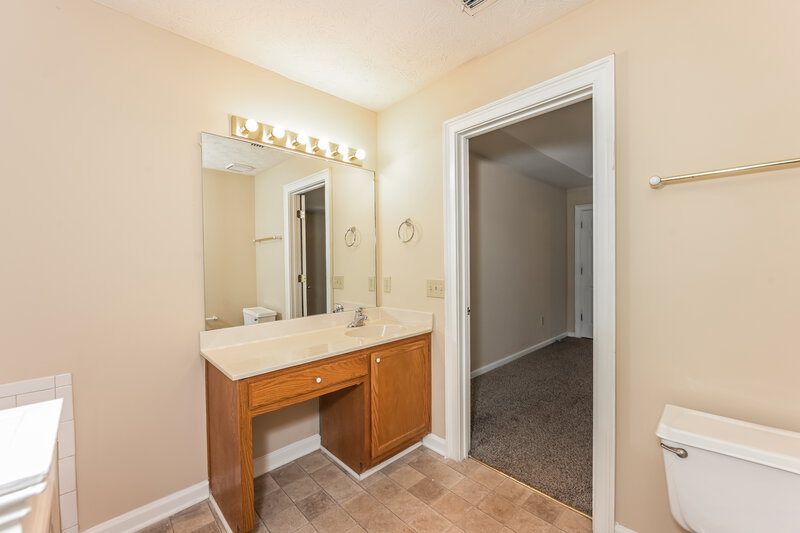 1,940/Mo, 641 Marble Arch Ave Lawrenceville, GA 30046 Main Bathroom View