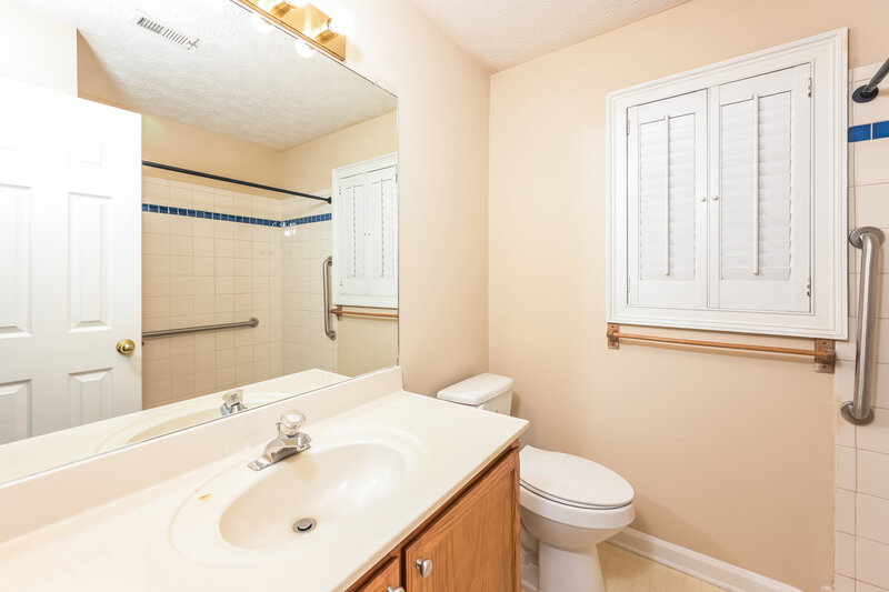 1,940/Mo, 641 Marble Arch Ave Lawrenceville, GA 30046 Bathroom View