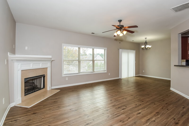 1,870/Mo, 124 Bethany Manor Dr Ball Ground, GA 30107 Living Room View