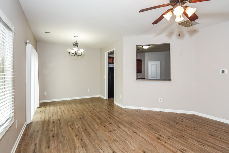 1,870/Mo, 124 Bethany Manor Dr Ball Ground, GA 30107 Living Room View 2