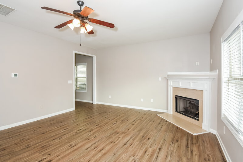 1,870/Mo, 124 Bethany Manor Dr Ball Ground, GA 30107 Living Room View 3