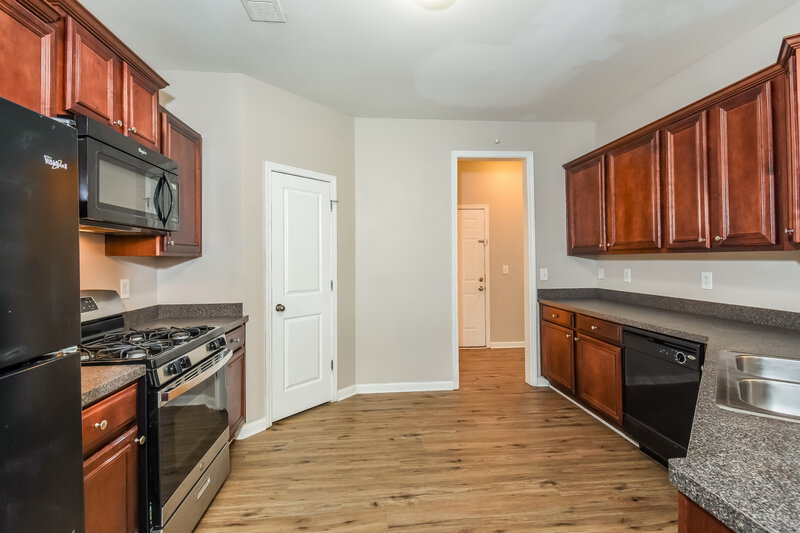 1,870/Mo, 124 Bethany Manor Dr Ball Ground, GA 30107 Kitchen View