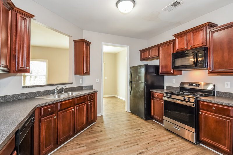 1,870/Mo, 124 Bethany Manor Dr Ball Ground, GA 30107 Kitchen View 2
