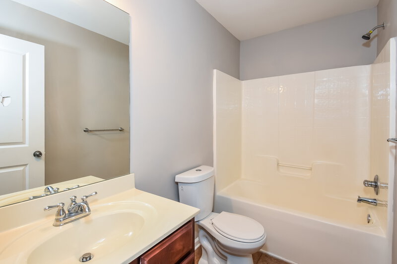 1,870/Mo, 124 Bethany Manor Dr Ball Ground, GA 30107 Bathroom View