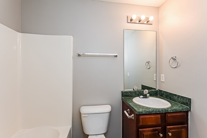 1,980/Mo, 4725 Bridle Point Pkwy Snellville, GA 30039 Bathroom View