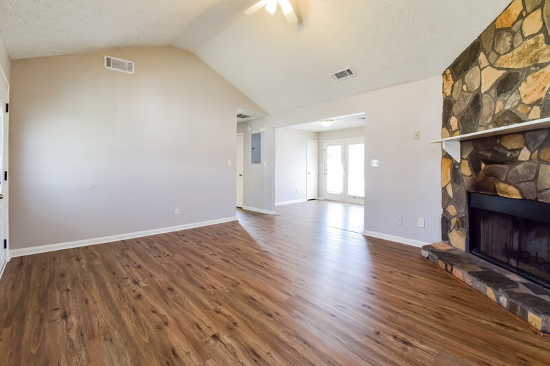 1,745/Mo, 5215 Austin Pl Forest Park, GA 30297 Living Room View 2