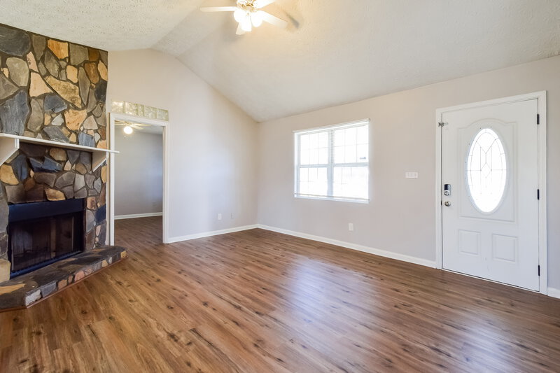 1,745/Mo, 5215 Austin Pl Forest Park, GA 30297 Living Room View 3