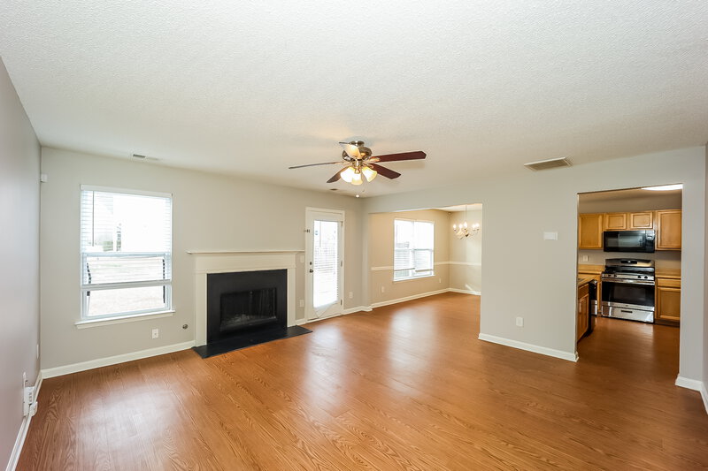 1,870/Mo, 346 Haverhill Ln Jonesboro, GA 30236 Living Room View