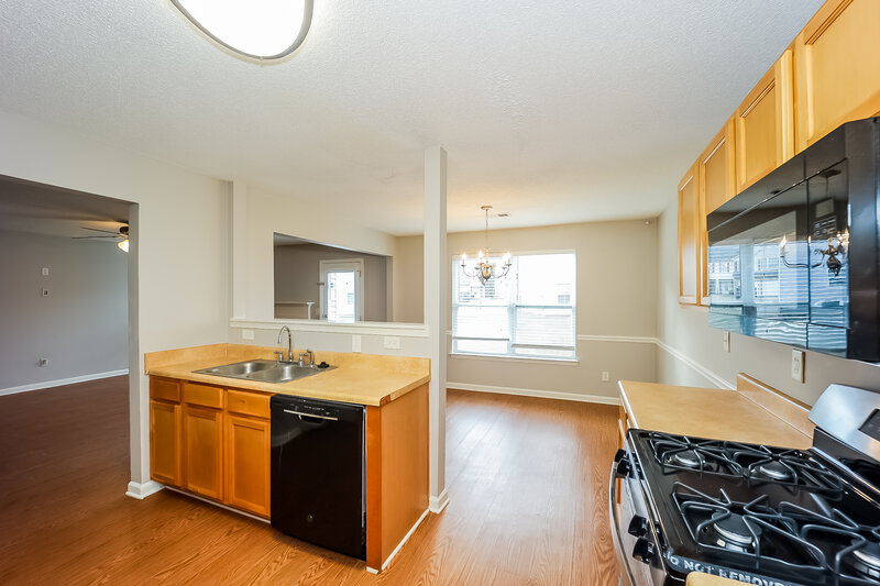 1,870/Mo, 346 Haverhill Ln Jonesboro, GA 30236 Kitchen View 2