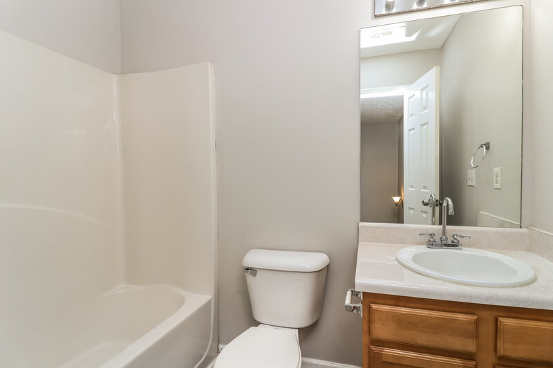 1,805/Mo, 112 Nacoochee Way Canton, GA 30114 Main Bathroom View