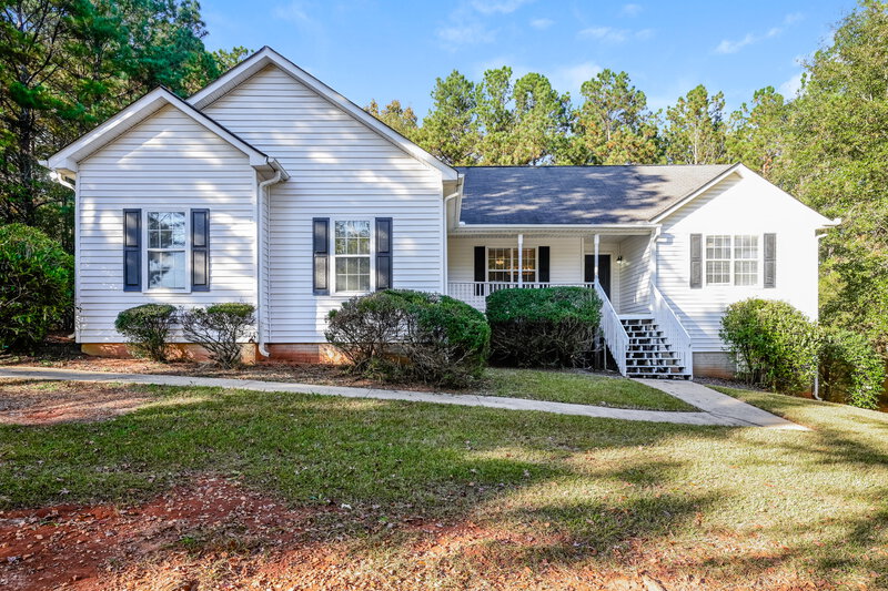 1,865/Mo, 725 Grove Pointe Cir Locust Grove, GA 30248 External View