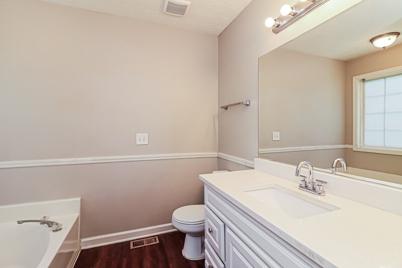 1,815/Mo, 265 Pine Needle Trl Villa Rica, GA 30180 Main Bathroom View