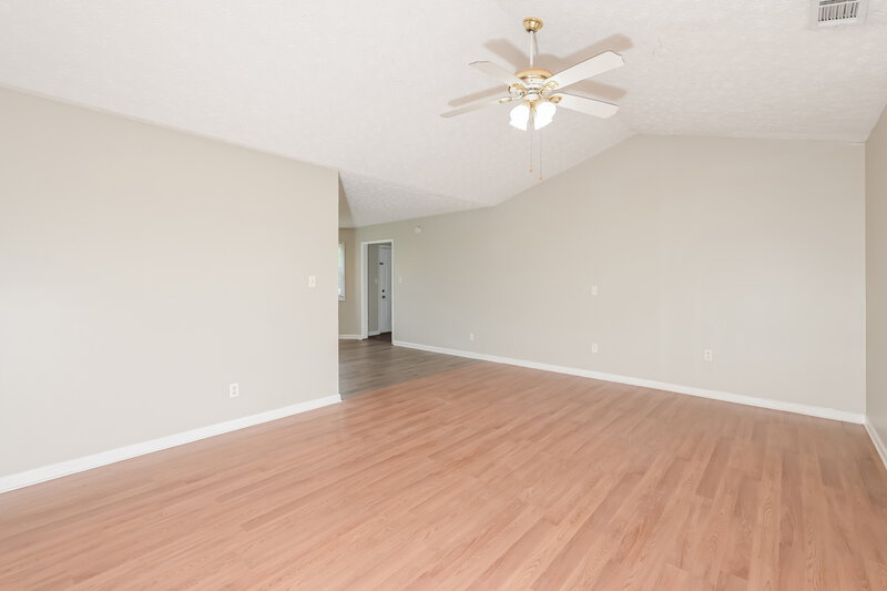 2,590/Mo, 372 Kay Dr Winder, GA 30680 Living Room View