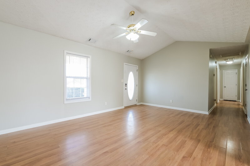 1,795/Mo, 372 Kay Dr Winder, GA 30680 Living Room View