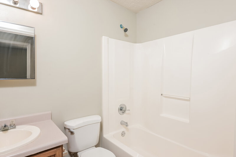 2,590/Mo, 372 Kay Dr Winder, GA 30680 Bathroom View