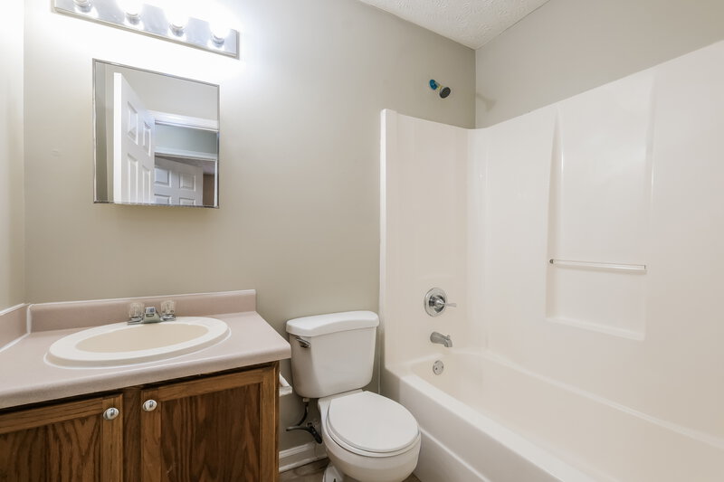 1,795/Mo, 372 Kay Dr Winder, GA 30680 Bathroom View