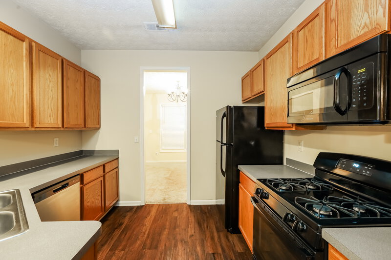 2,140/Mo, 7069 Silver Bend Overlook Austell, GA 30168 Kitchen View 2