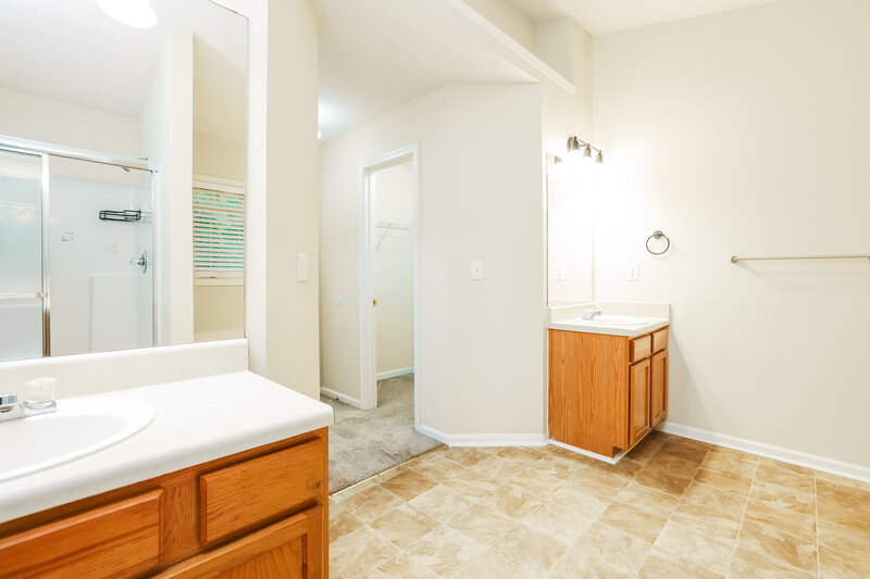 2,140/Mo, 7069 Silver Bend Overlook Austell, GA 30168 Main Bathroom View