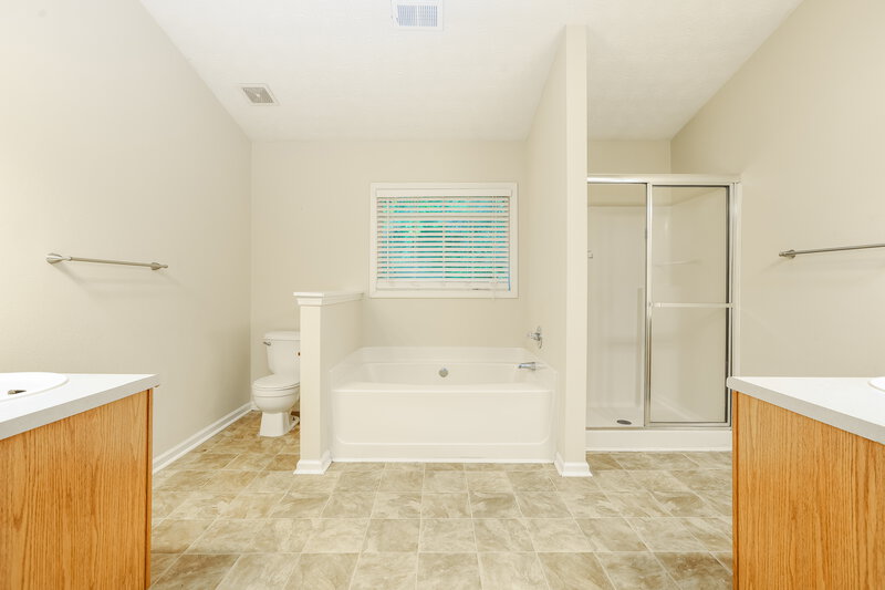 2,140/Mo, 7069 Silver Bend Overlook Austell, GA 30168 Main Bathroom View 2