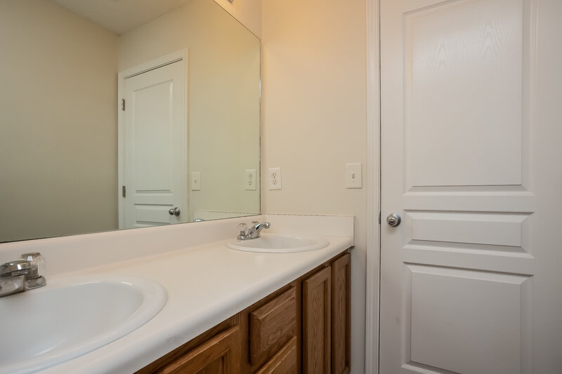 1,715/Mo, 109 Darbys Run Ct Hiram, GA 30141 Bathroom View