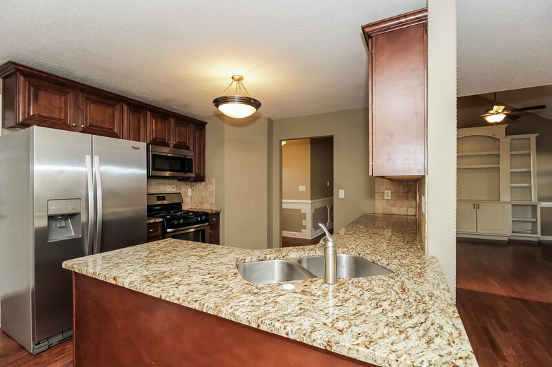 2,230/Mo, 2684 Candler Dr SW Marietta, GA 30064 Kitchen View
