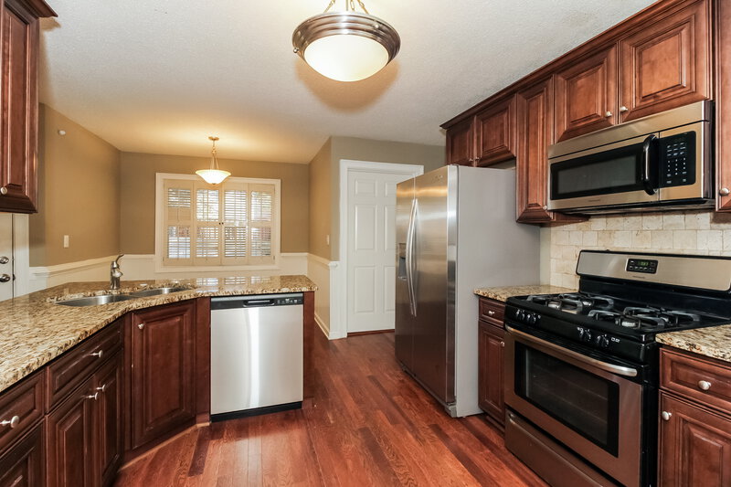 2,230/Mo, 2684 Candler Dr SW Marietta, GA 30064 Kitchen View 2