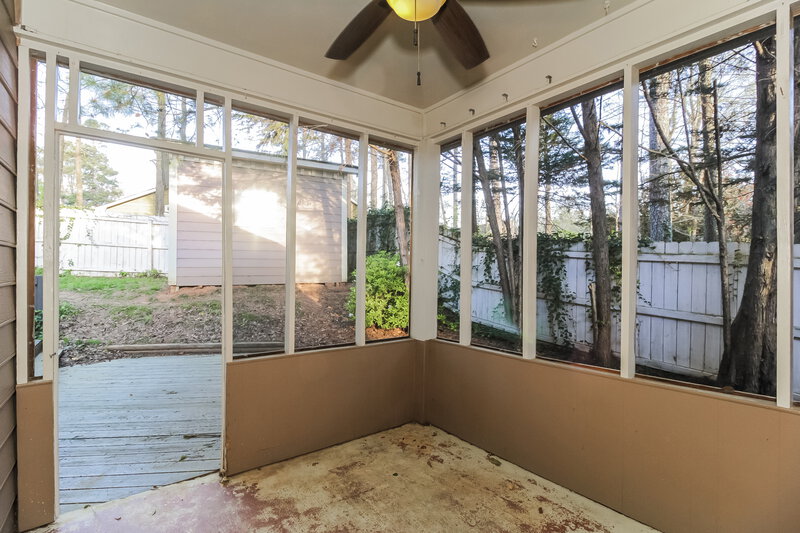 2,230/Mo, 2684 Candler Dr SW Marietta, GA 30064 Sun Room View