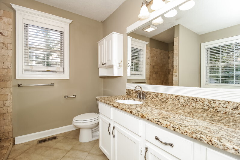 2,230/Mo, 2684 Candler Dr SW Marietta, GA 30064 Main Bathroom View