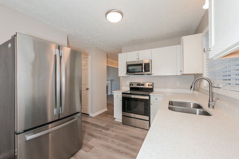 1,990/Mo, 7219 Monterey Ave Lithonia, GA 30058 Kitchen View 2