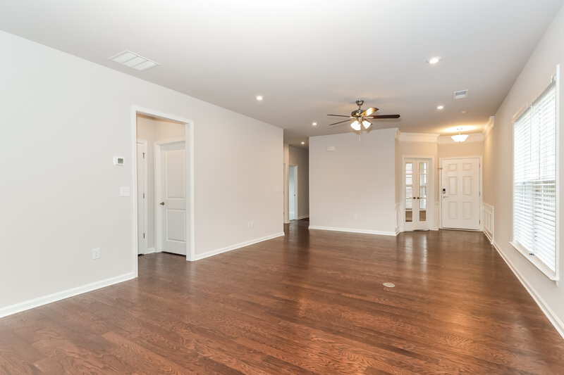 2,220/Mo, 115 Alcovy Ct Griffin, GA 30223 Living Room View