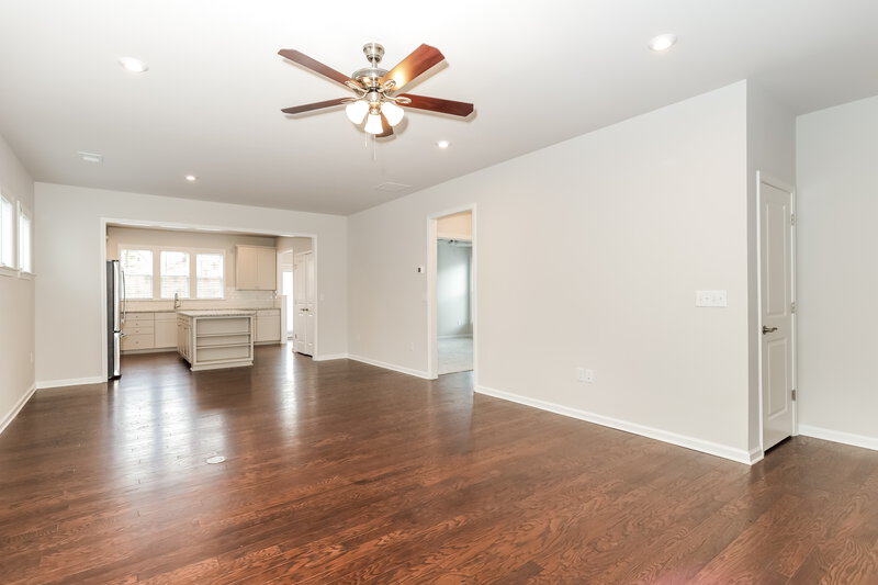 2,220/Mo, 115 Alcovy Ct Griffin, GA 30223 Living Room View 3