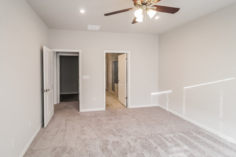 2,295/Mo, 206 Nuttall Dr Griffin, GA 30223 Main Bedroom View 2