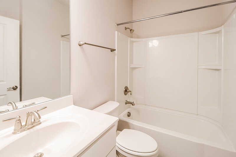 2,295/Mo, 206 Nuttall Dr Griffin, GA 30223 Bathroom View