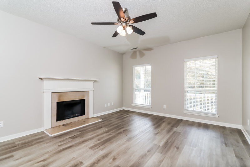 2,300/Mo, 350 Prescott Ct Newnan, GA 30265 Living Room View
