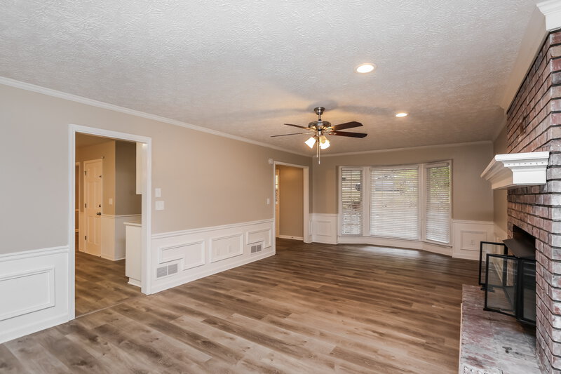 2,770/Mo, 3881 Wintergreen Ct Marietta, GA 30062 Living Room View 2